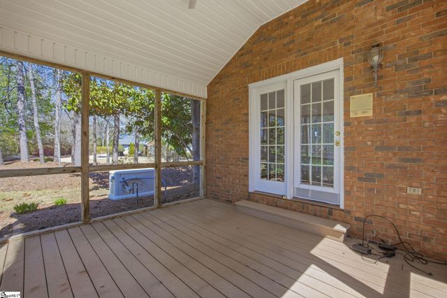 8 Sneed Drive, Taylors, SC 29687