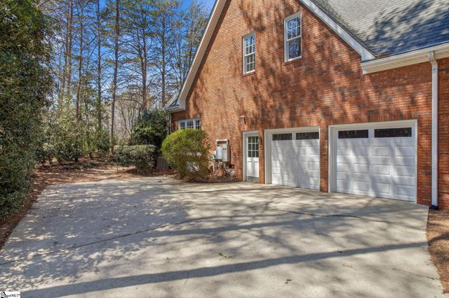 8 Sneed Drive, Taylors, SC 29687