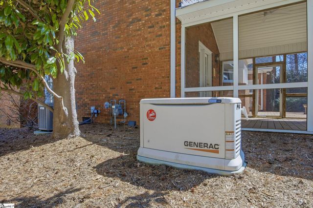 8 Sneed Drive, Taylors, SC 29687