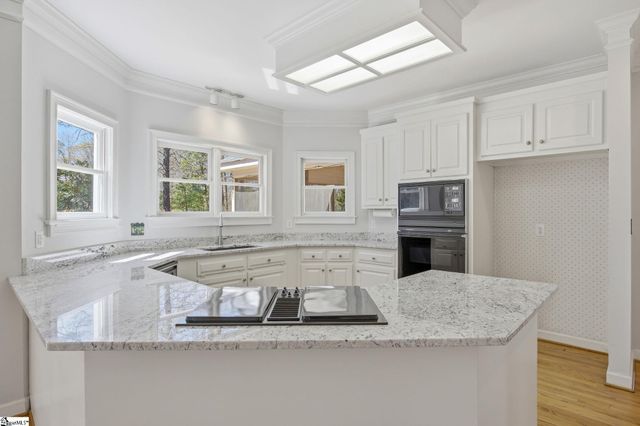 8 Sneed Drive, Taylors, SC 29687