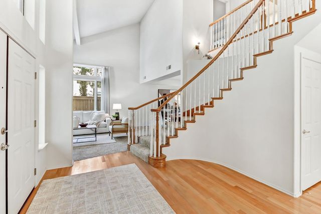11725 Old Eureka Way, Gold River, CA 95670