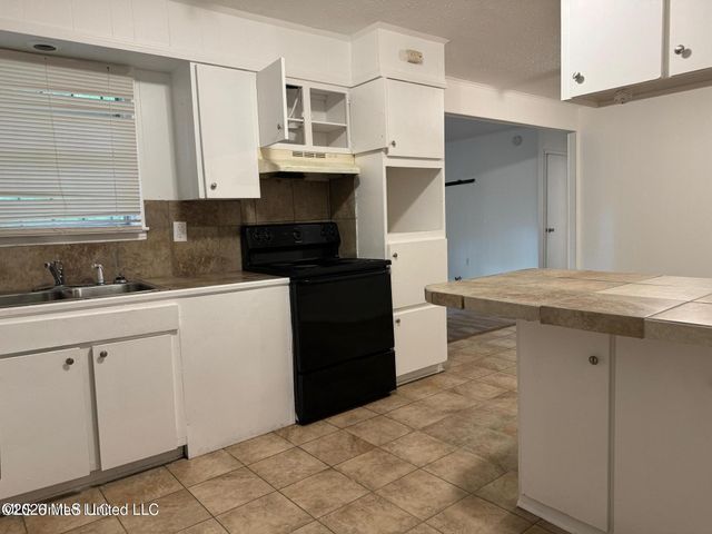 3144 Woodville Circle, Jackson, MS 39212