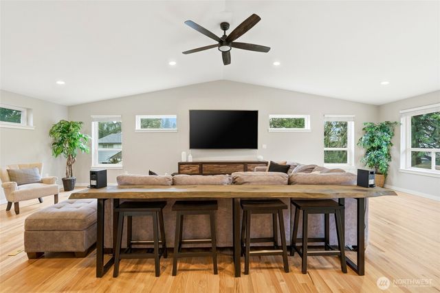 32130 27th Avenue SW, Federal Way, WA 98023