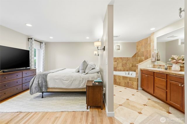 32130 27th Avenue SW, Federal Way, WA 98023