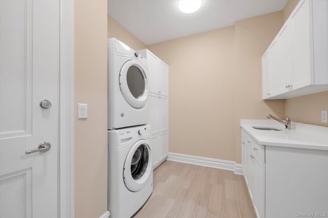 3000 Royal Court 3107, North Hills, NY 11040