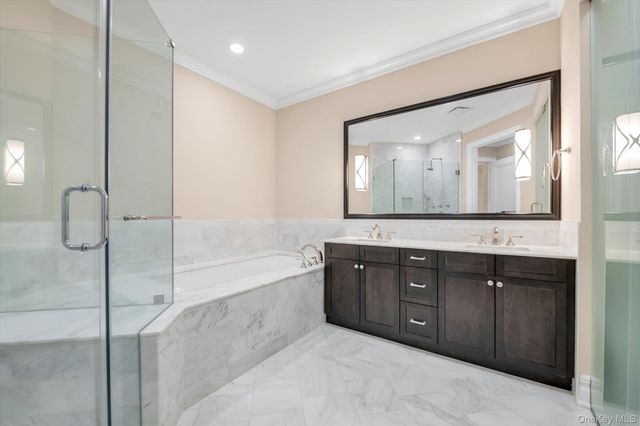3000 Royal Court 3107, North Hills, NY 11040