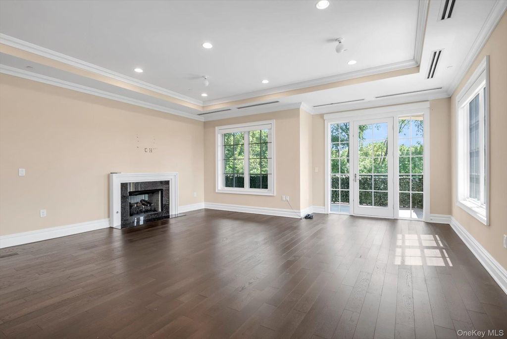 3000 Royal Court 3107, North Hills, NY 11040 — photo 3
