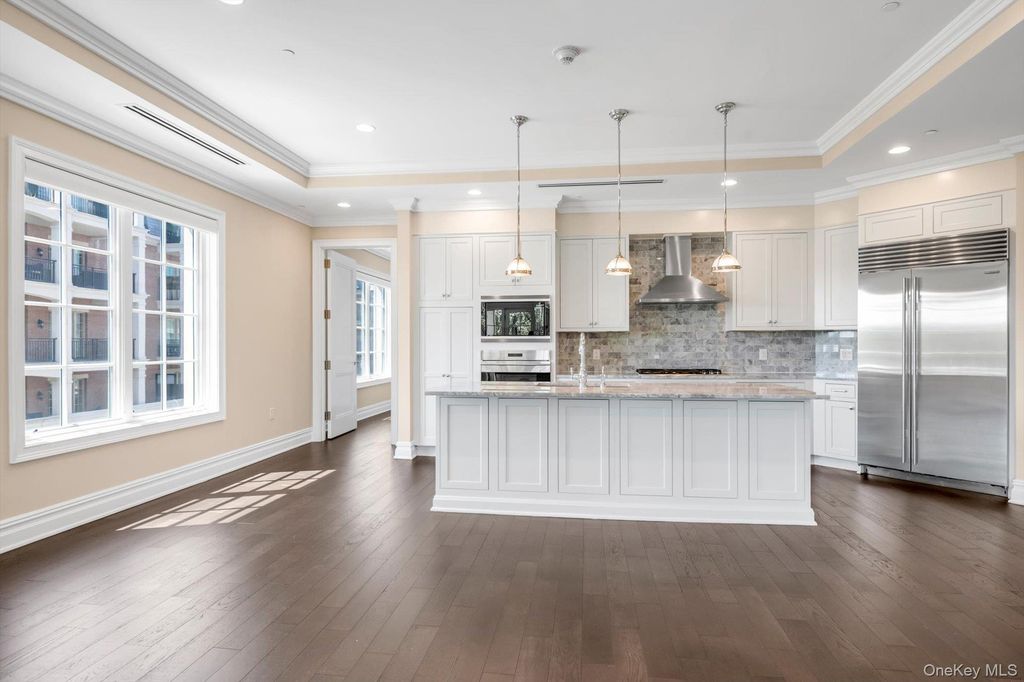 3000 Royal Court 3107, North Hills, NY 11040 — photo 5