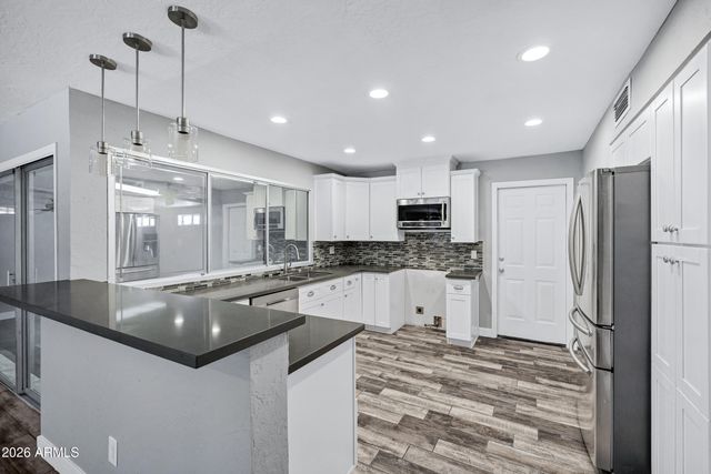 2901 W NORTHVIEW Avenue, Phoenix, AZ 85051