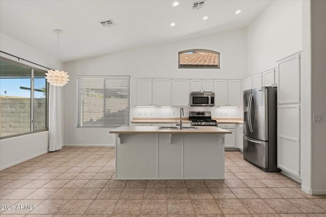 6422 E BLANCHE Drive, Scottsdale, AZ 85254