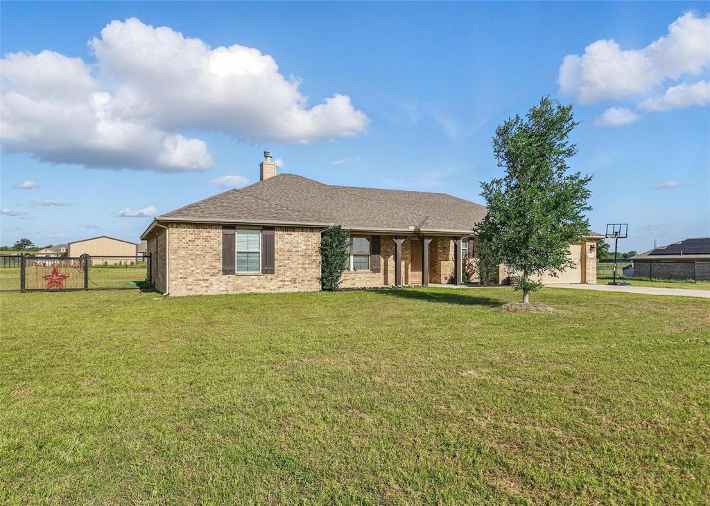 240 Springwood Ranch Loop, Springtown, TX 76082