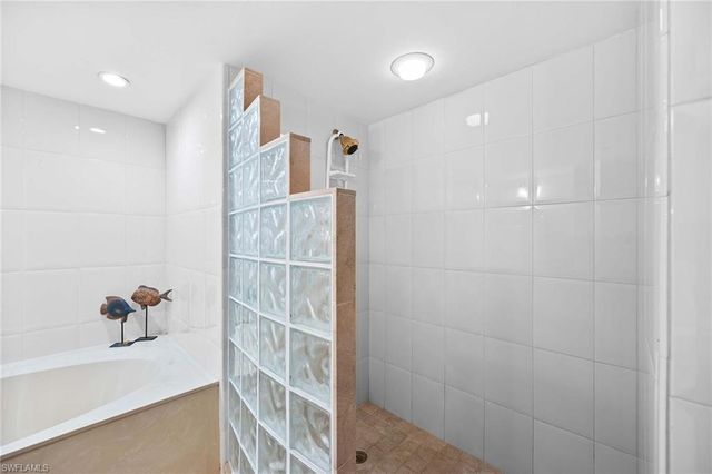 5550 Heron Point DR 1201, Naples, FL 34108