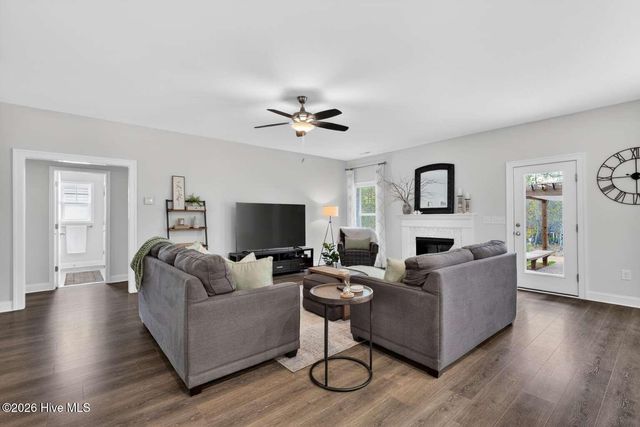 127 Longleaf Drive, West End, NC 27376