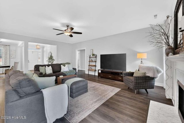 127 Longleaf Drive, West End, NC 27376