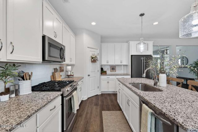 127 Longleaf Drive, West End, NC 27376