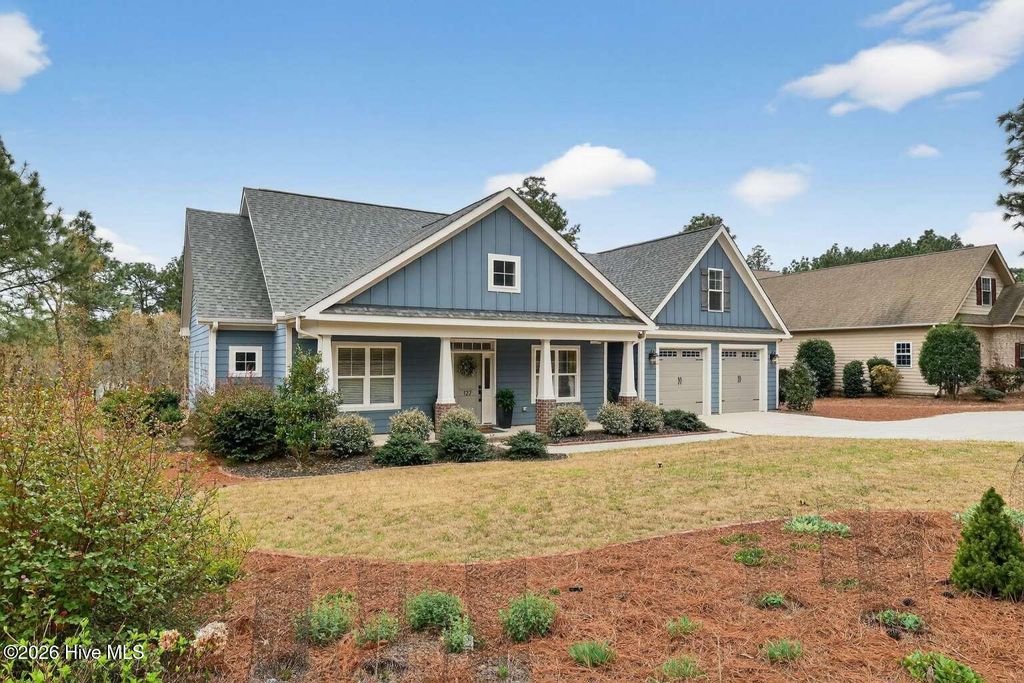 127 Longleaf Drive, West End, NC 27376