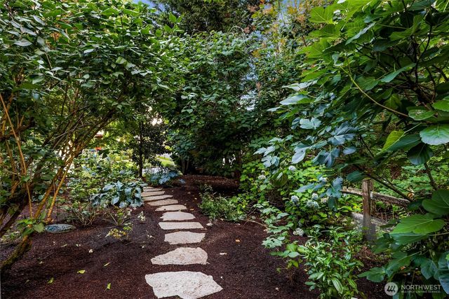 12019 178th Place NE, Redmond, WA 98052