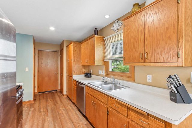 2729 Brighton DRIVE, Waukesha, WI 53188