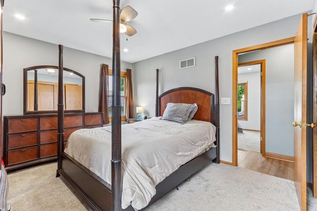2729 Brighton DRIVE, Waukesha, WI 53188