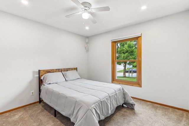 2729 Brighton DRIVE, Waukesha, WI 53188