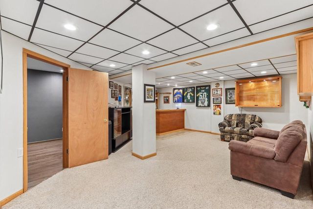 2729 Brighton DRIVE, Waukesha, WI 53188