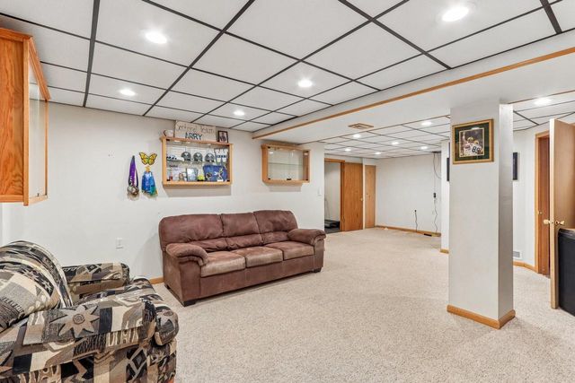 2729 Brighton DRIVE, Waukesha, WI 53188
