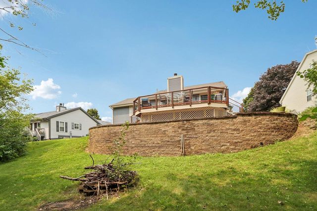 2729 Brighton DRIVE, Waukesha, WI 53188