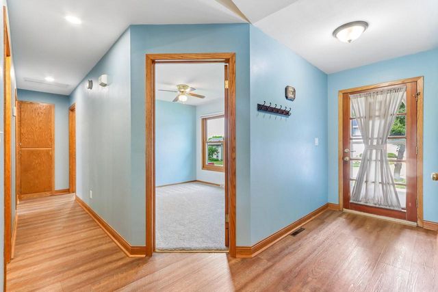 2729 Brighton DRIVE, Waukesha, WI 53188