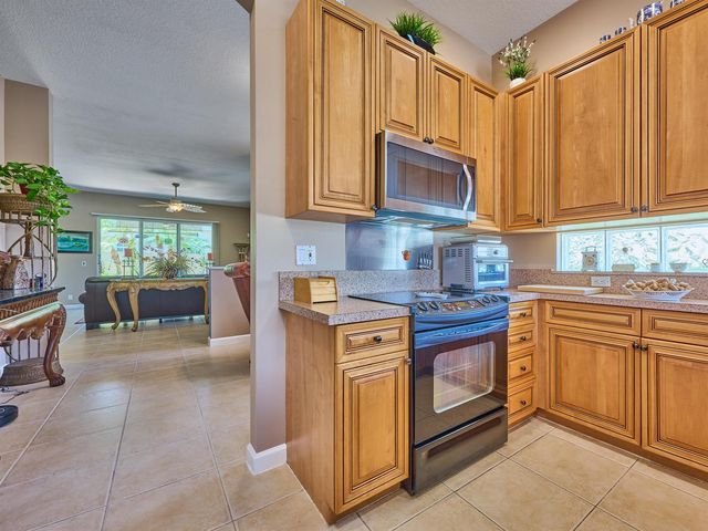530 COMMONS Drive, Palm Beach Gardens, FL 33418