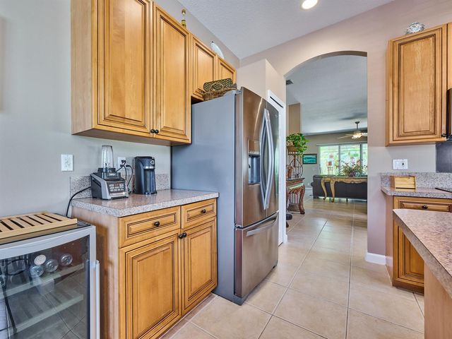 530 COMMONS Drive, Palm Beach Gardens, FL 33418
