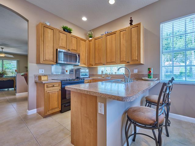 530 COMMONS Drive, Palm Beach Gardens, FL 33418