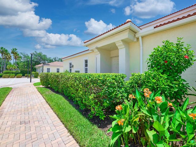 530 COMMONS Drive, Palm Beach Gardens, FL 33418