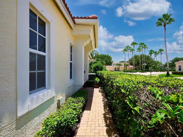 530 COMMONS Drive, Palm Beach Gardens, FL 33418