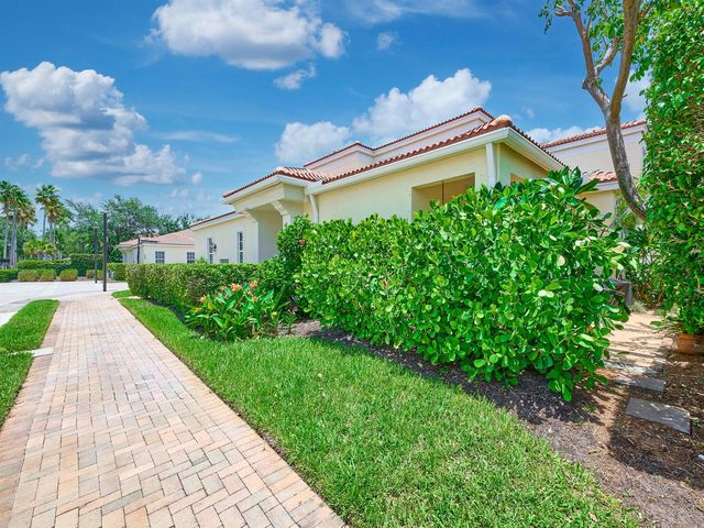 530 COMMONS Drive, Palm Beach Gardens, FL 33418