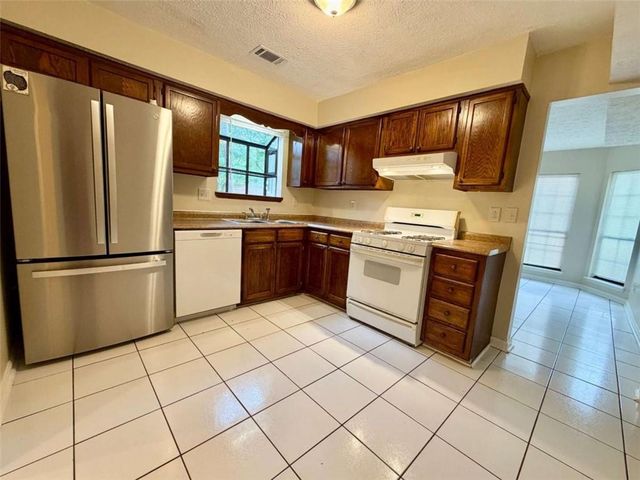 8885 Gardener Drive, Jonesboro, GA 30238
