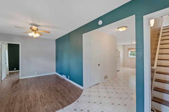 1445 E Mitchell Avenue, Waterloo, IA 50702