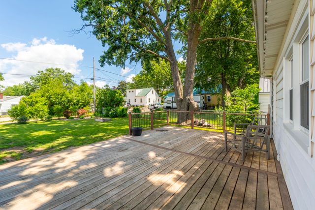 1445 E Mitchell Avenue, Waterloo, IA 50702