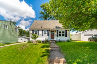 1445 E Mitchell Avenue, Waterloo, IA 50702