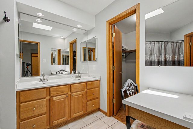 907 E 12th Street, Hobart, IN 46342