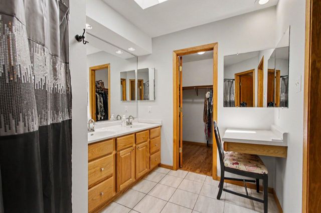 907 E 12th Street, Hobart, IN 46342