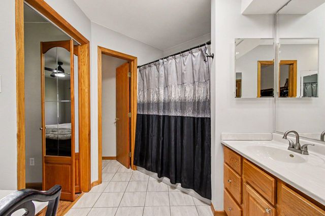 907 E 12th Street, Hobart, IN 46342