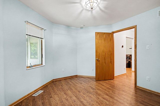 907 E 12th Street, Hobart, IN 46342