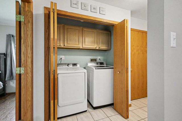 907 E 12th Street, Hobart, IN 46342
