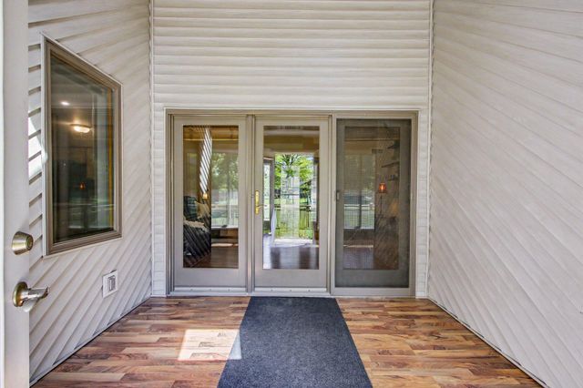 907 E 12th Street, Hobart, IN 46342