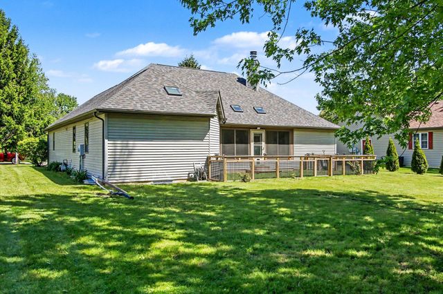 907 E 12th Street, Hobart, IN 46342