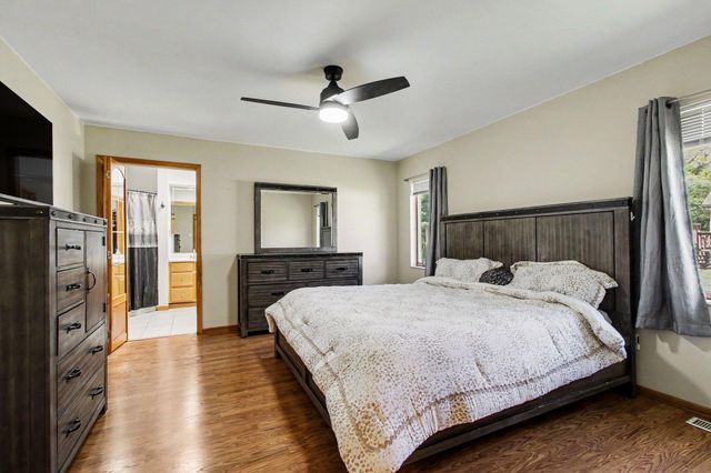 907 E 12th Street, Hobart, IN 46342