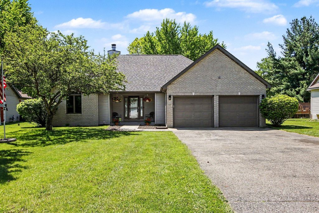 907 E 12th Street, Hobart, IN 46342
