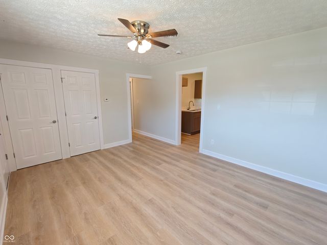 407 Eberhart Drive, Shelbyville, IN 46176