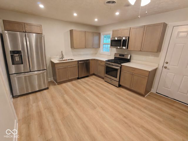 407 Eberhart Drive, Shelbyville, IN 46176