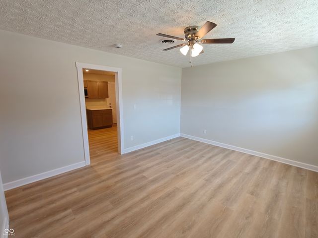 407 Eberhart Drive, Shelbyville, IN 46176